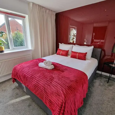 Дом отдыха 3 Bedroom Near Centre By Superhost *