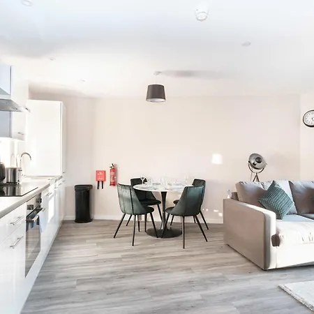 Fabulous 2 Bedroom Apartment Manchester