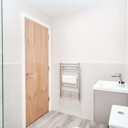 Fabulous 2 Bedroom מנצ'סטר