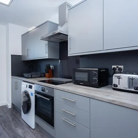 Waters Edge * مانشستر