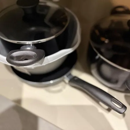 Lägenhet Elegant 2-bed 2-bath In With Balcony