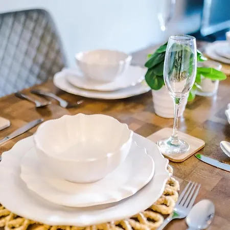 Emerald Centre Apartment *