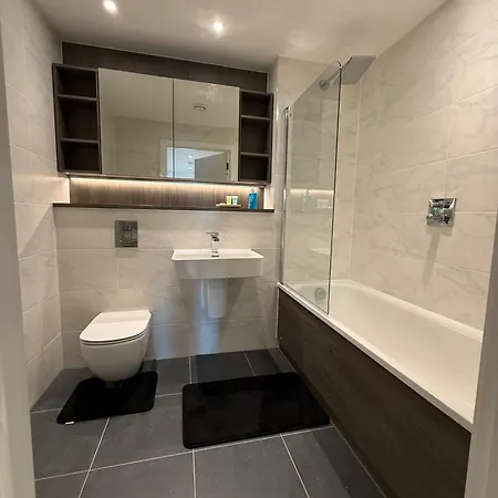 3 Bedroom In The Centre Of Deansgate New Build Apartment *