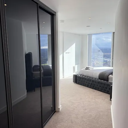 3 Bedroom In The Centre Of Deansgate New Build *