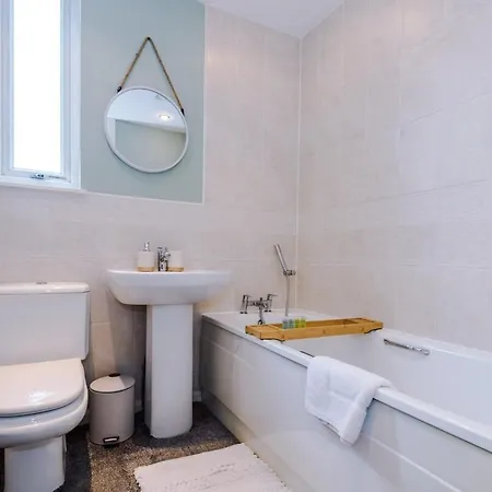 Three Bedroom House By Brookland Serviced Short Lets Leeds With Free Wifi Holiday home Manchester