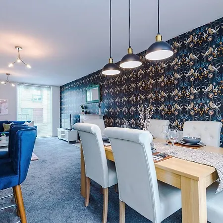 Three Bedroom House By Brookland Serviced Short Lets Leeds With Free Wifi *