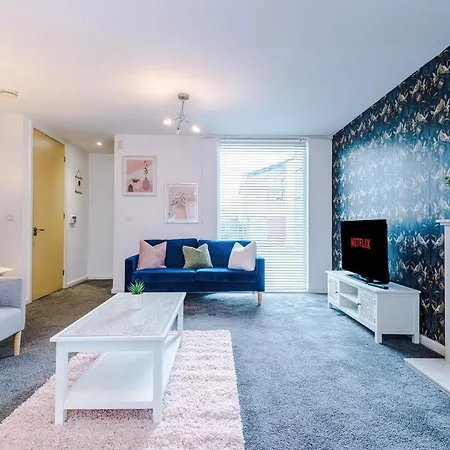 Holiday home Three Bedroom House By Brookland Serviced Short Lets Leeds With Free Wifi Manchester