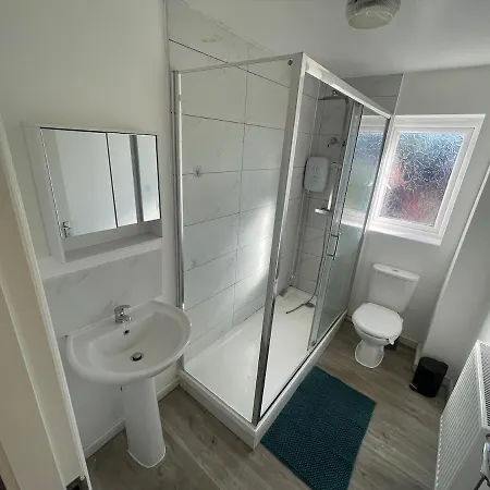 Apartment Large 3-bed House Near Etihad & Coop Live Manchester
