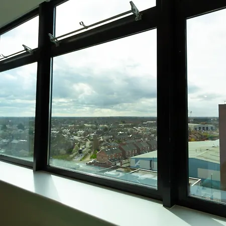 Dashing 1br Penthouse Near Mcr Stadiums Apartament