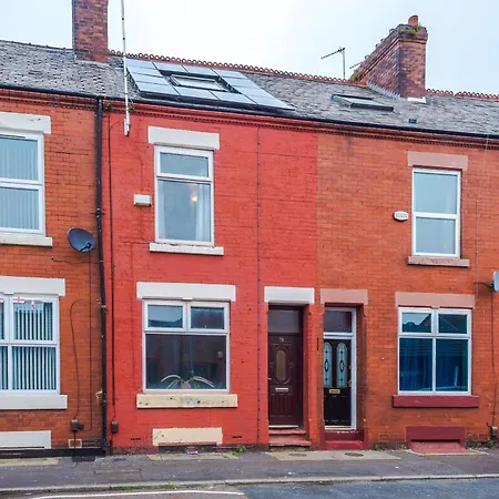 Newly Renovated 5 Bedroom Home-manchester Manchester