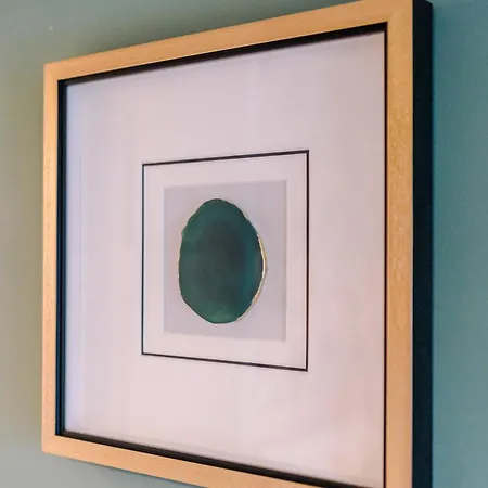 Newly Renovated 5 Bedroom Home-manchester * مانشستر