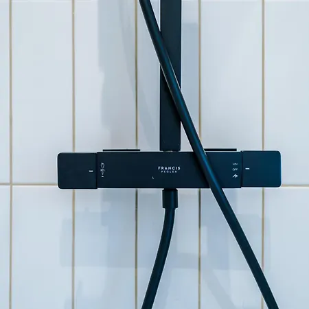 Newly Renovated 5 Bedroom Home-manchester بيت للعطل مانشستر