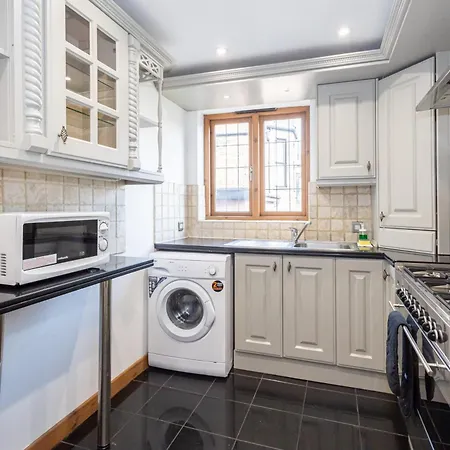 Pillo - Abbey Grove מנצ'סטר