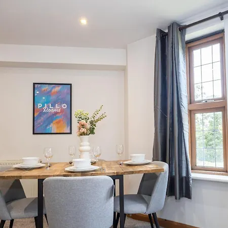 Pillo - Abbey Grove *