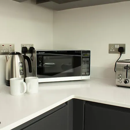 Dashing 1br Penthouse Near Mcr Stadiums Apartament