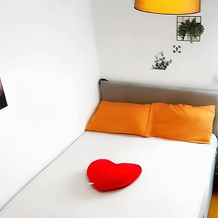 1 Private & A Toilet In 2bed *