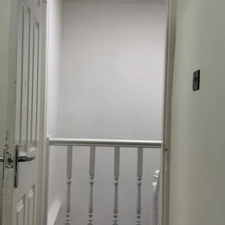 Charming Salford House Дом отдыха *