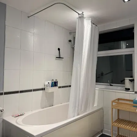 Charming Salford House *