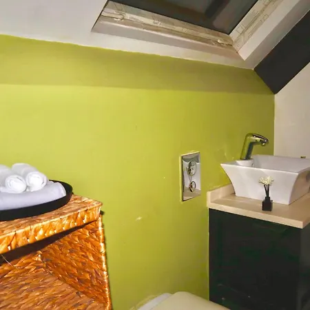 キャンプ場 The Church E マンチェスター