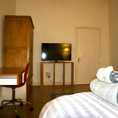 キャンプ場 The Church E マンチェスター