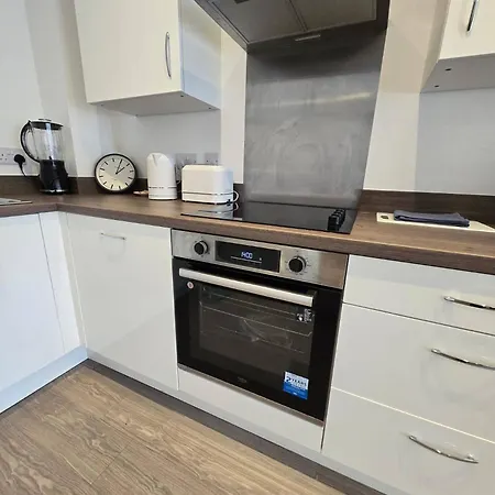 Apartament Away From In