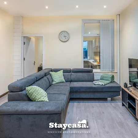 Urban Comfort 4-bed House - Free Wi-fi & Parking *