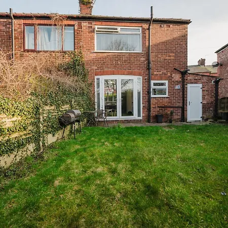 Apartment Cosy 3 Bed Home, Near Etihad Stadium, Fast Wifi Manchester
