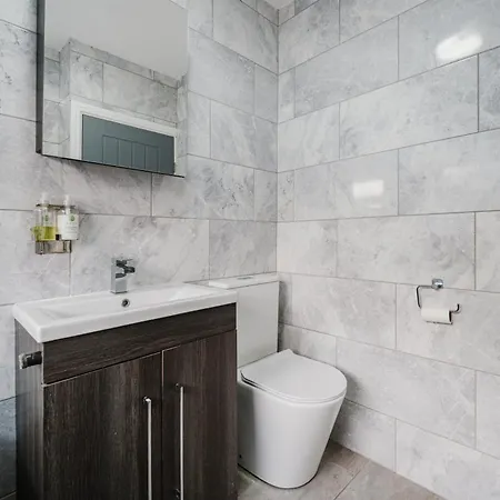 Apartment Cosy 3 Bed Home, Near Etihad Stadium, Fast Wifi Manchester