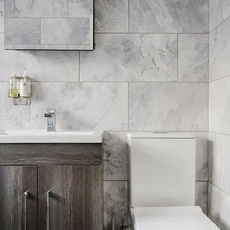 3Br | Parking | Contractor | A57 & M60 Links Манчестер