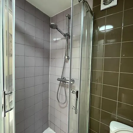 Апартаменты Flat In The Heart Of
