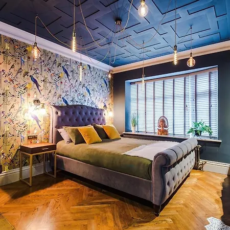 Opulent Oasis Large Luxury Sleeps 10