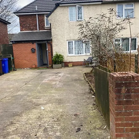 25 Gatley Avenue *