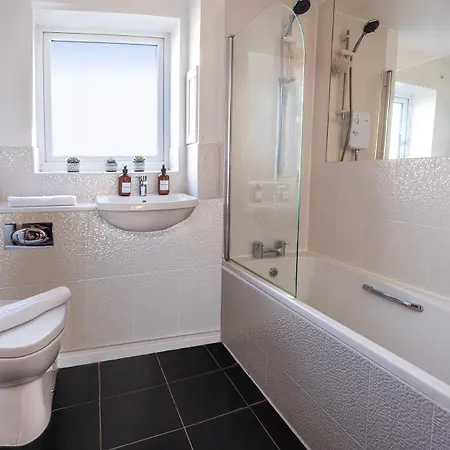 Modern Near Etihad, Coop Live