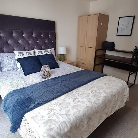 Spacious Homely Manchester City Stay Near Ao Arena And Shopping Centre With 500Mbps Internet & Netflix דירה