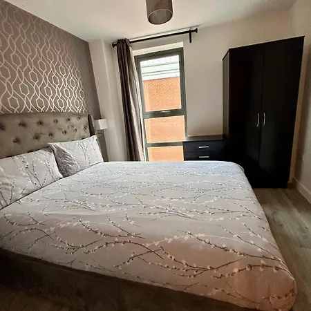 Centre 2 Bed With A Balcony * Manchester