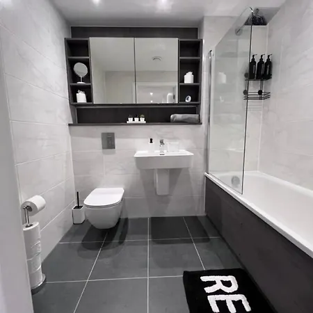 3 Bedroom Penthouse In The Centre Deansgate New Build High Floor *