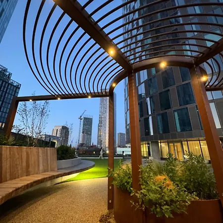 3 Bedroom Penthouse In The Centre Deansgate New Build High Floor *