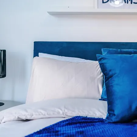 3Br House In Salford Near Manchester City Centre