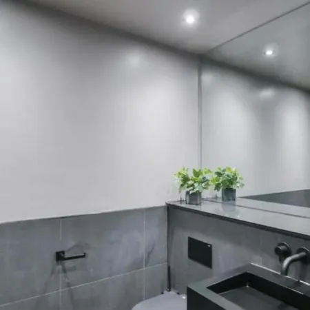 Manhattan At The Heim Residences アパート *