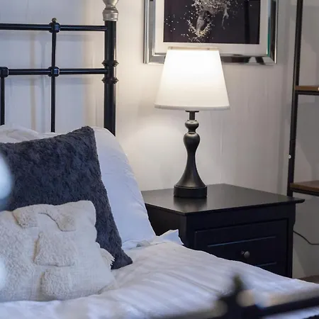 Victorian Elegance At Kingscliffe, Sleeps 17