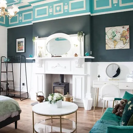 Victorian Elegance At Kingscliffe, Sleeps 17 * Manchester