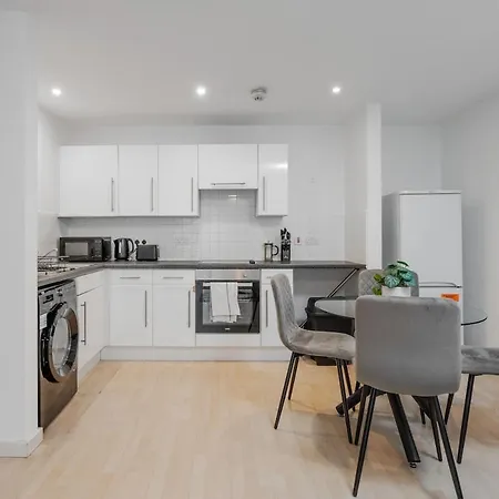 Apartment Luxury 2 Bed Centre Free Parking *