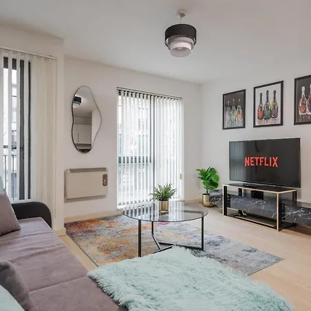 Luxury 2 Bed Centre Free Parking Apartment