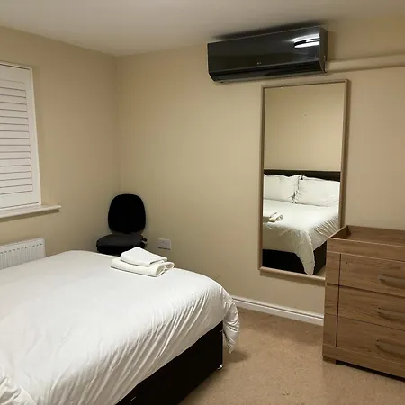 Affordable In A 4 Bedroom House マンチェスター