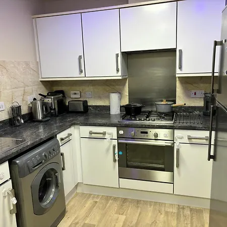 Affordable In A 4 Bedroom House *