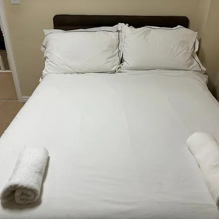 Affordable In A 4 Bedroom House アパート マンチェスター