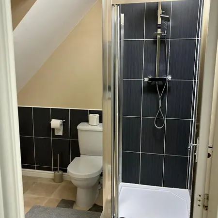 Affordable In A 4 Bedroom House マンチェスター