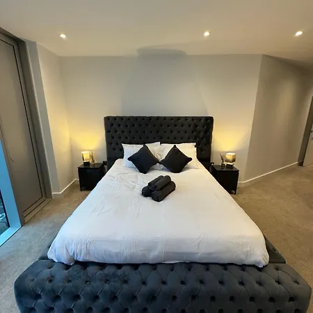 3 Bedroom Penthouse In The Centre Deansgate New Build High Floor Apartment Manchester