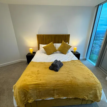 3 Bedroom Penthouse In The Centre Deansgate New Build High Floor *