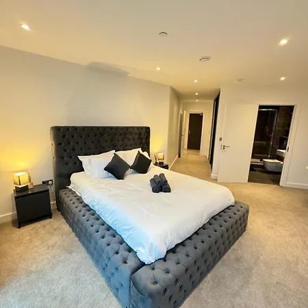 3 Bedroom Penthouse In The Centre Deansgate New Build High Floor Manchester